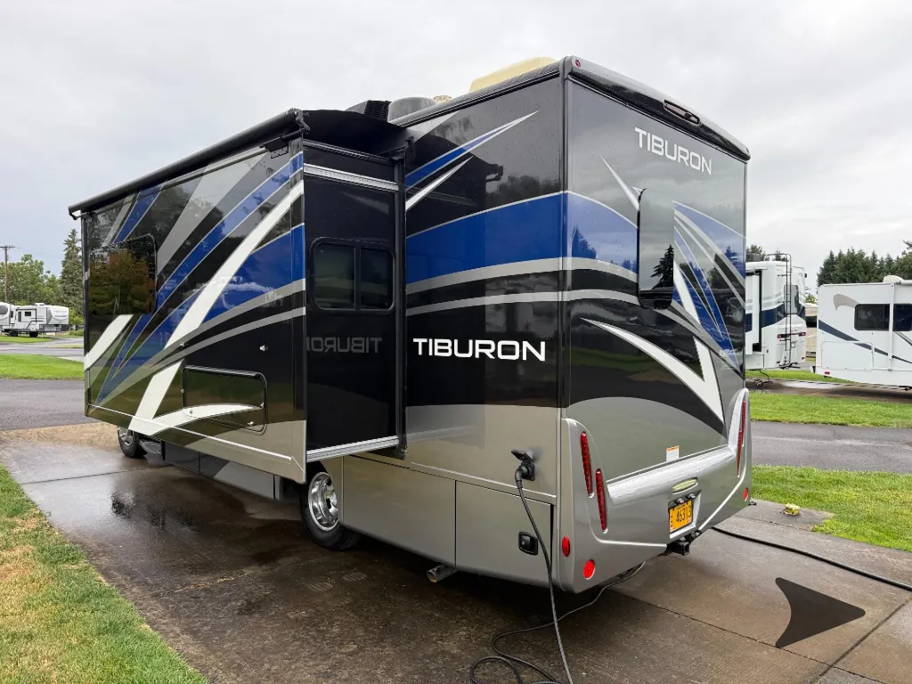 2022 Thor Motor Coach Tiburon 24FB, Photos photo 5
