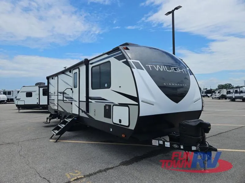 2022 Cruiser Twilight Signature Used    2840 - Main photo