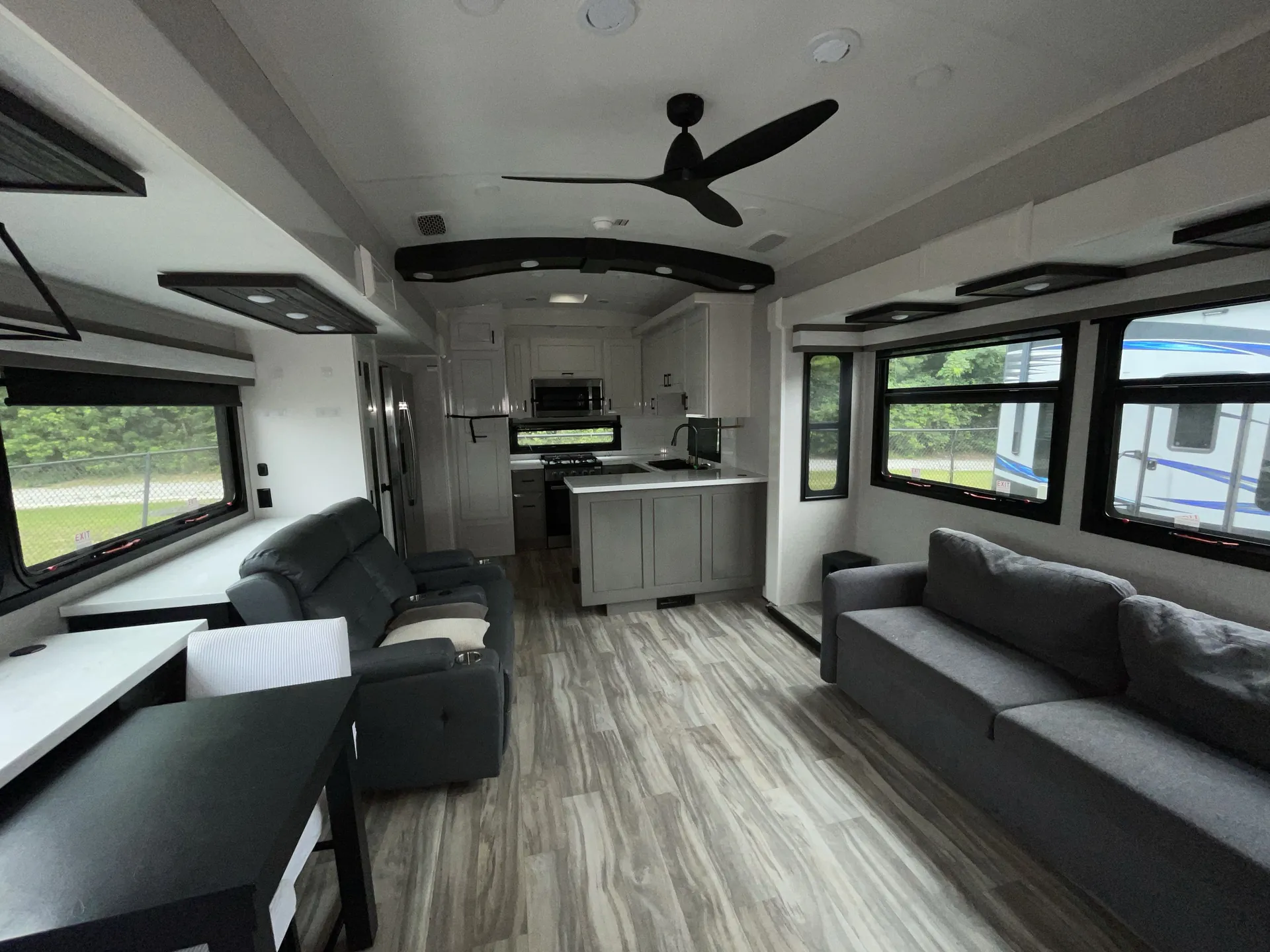 2025 Jayco Pinnacle 38FBRK — living area main