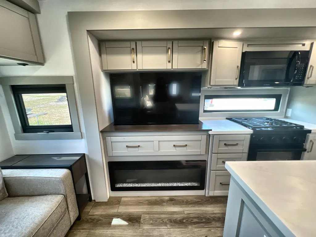 2025 Brinkley Model Z 3610, Photos photo 23