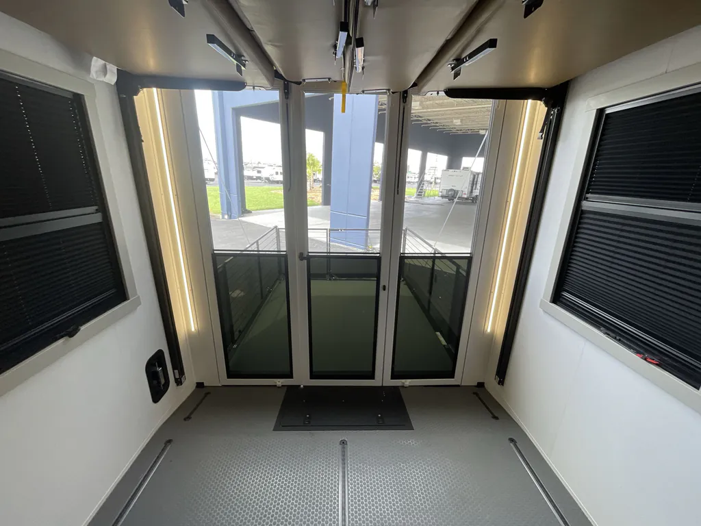 2025 Brinkley Model G 4100, Photos photo 41