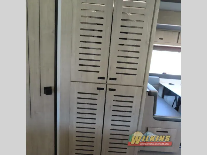 2026 Grand Design Lineage Series F 31ZW - Photo 4