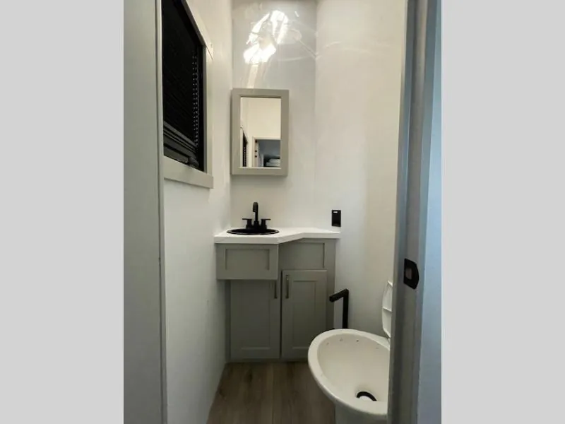 2026 Brinkley Model G 4000, Photos photo 52