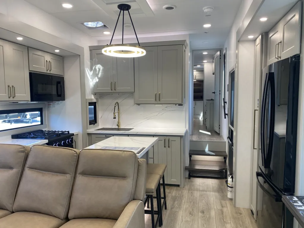 2026 Brinkley Model G 4150, Photos photo 13
