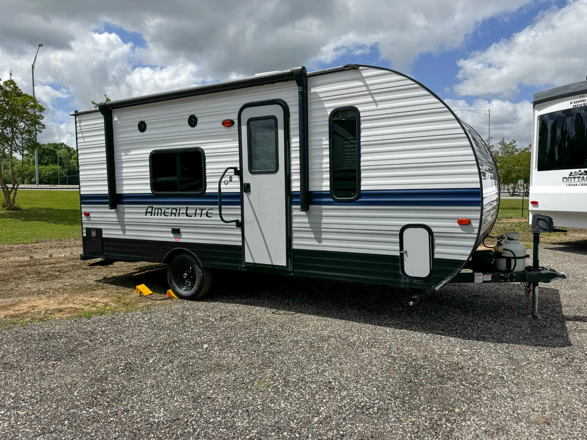 2022 Gulf Stream Ameri-Lite 189DD - Photo 2