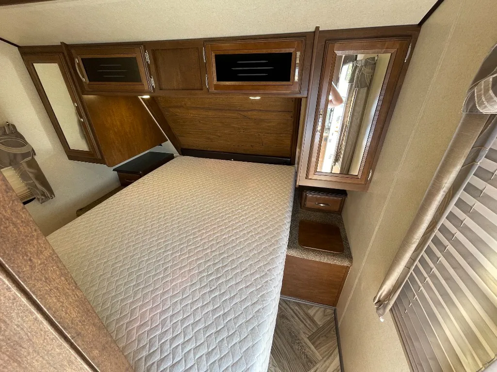 2017 Forest River Salem Hemisphere Lite 312QBUD - Photo 3