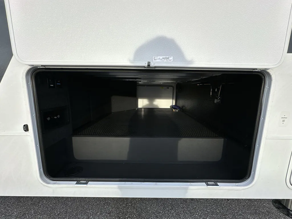 2026 Brinkley Model Z 3515, Photos photo 6