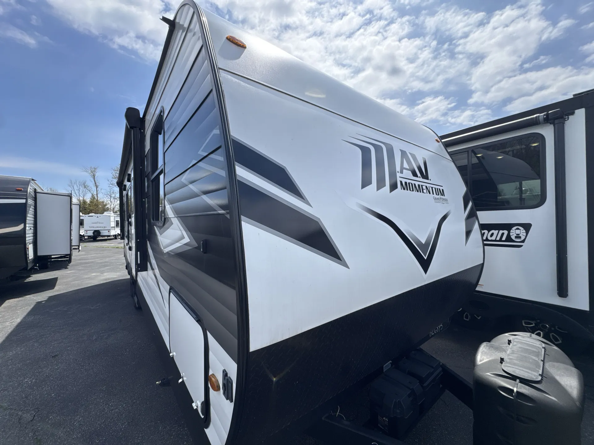 2024 Grand Design Momentum MAV 27MAV