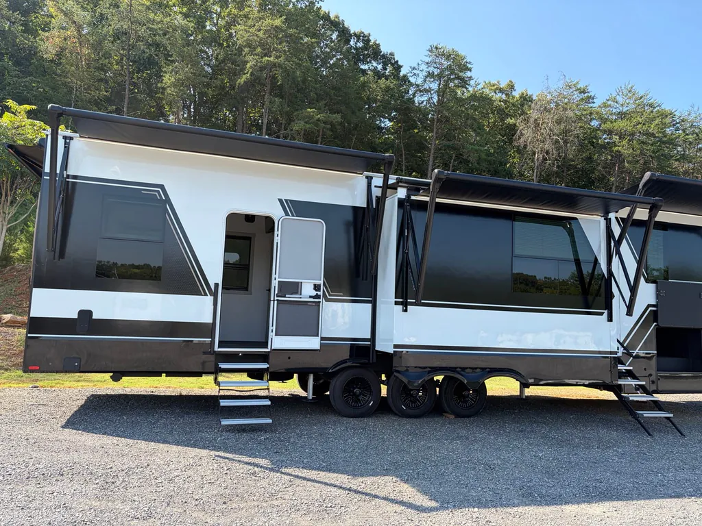2026 Brinkley Model G 3970, Photos photo 46