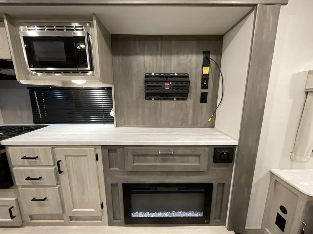 2024 Coachmen Catalina Legacy Edition 283FEDS, Photos photo 16