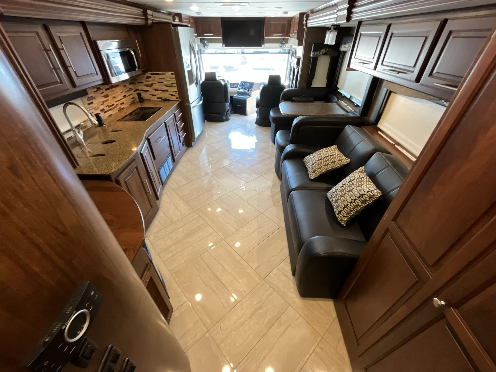 2016 Coachmen Sportscoach Cross Country 407FW — living area main