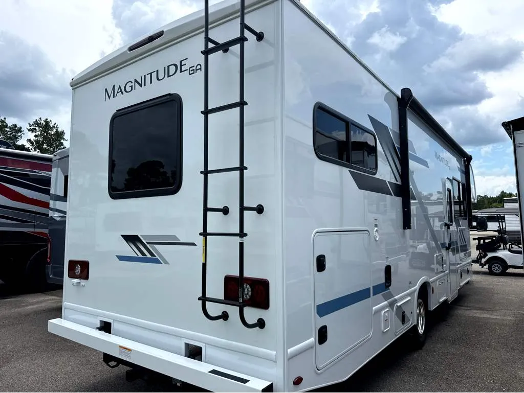 2027 Thor Motor Coach Magnitude GA31 - Photo 4