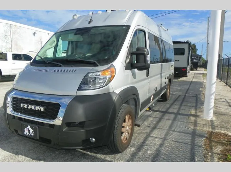 2023 Thor Motor Coach Tellaro 20L - Photo 2