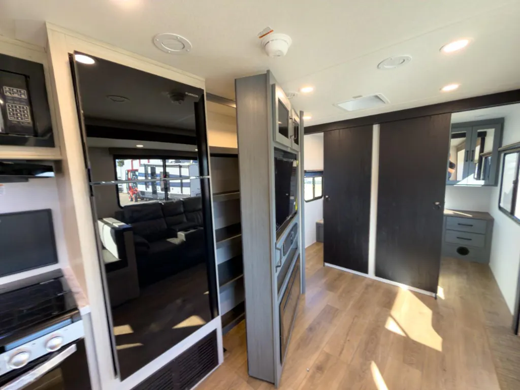2027 Forest River Solaire 3150TBSS, Photos photo 28