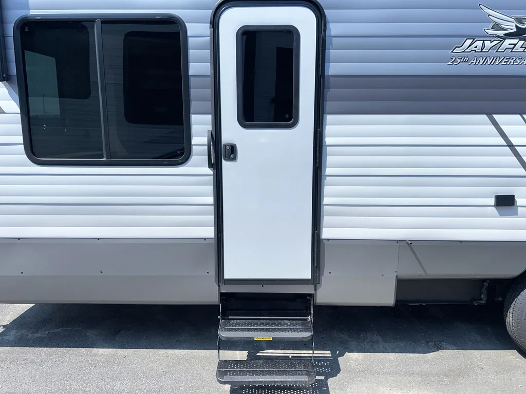 2027 Jayco Jay Flight Bungalow 401LOFT DS, Photos photo 32