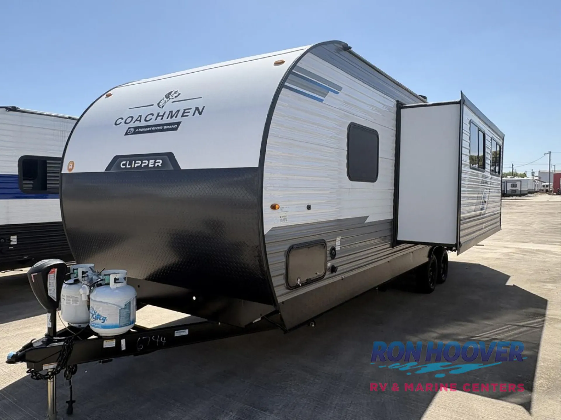 2025 Coachmen Clipper 242MK - Photo 3