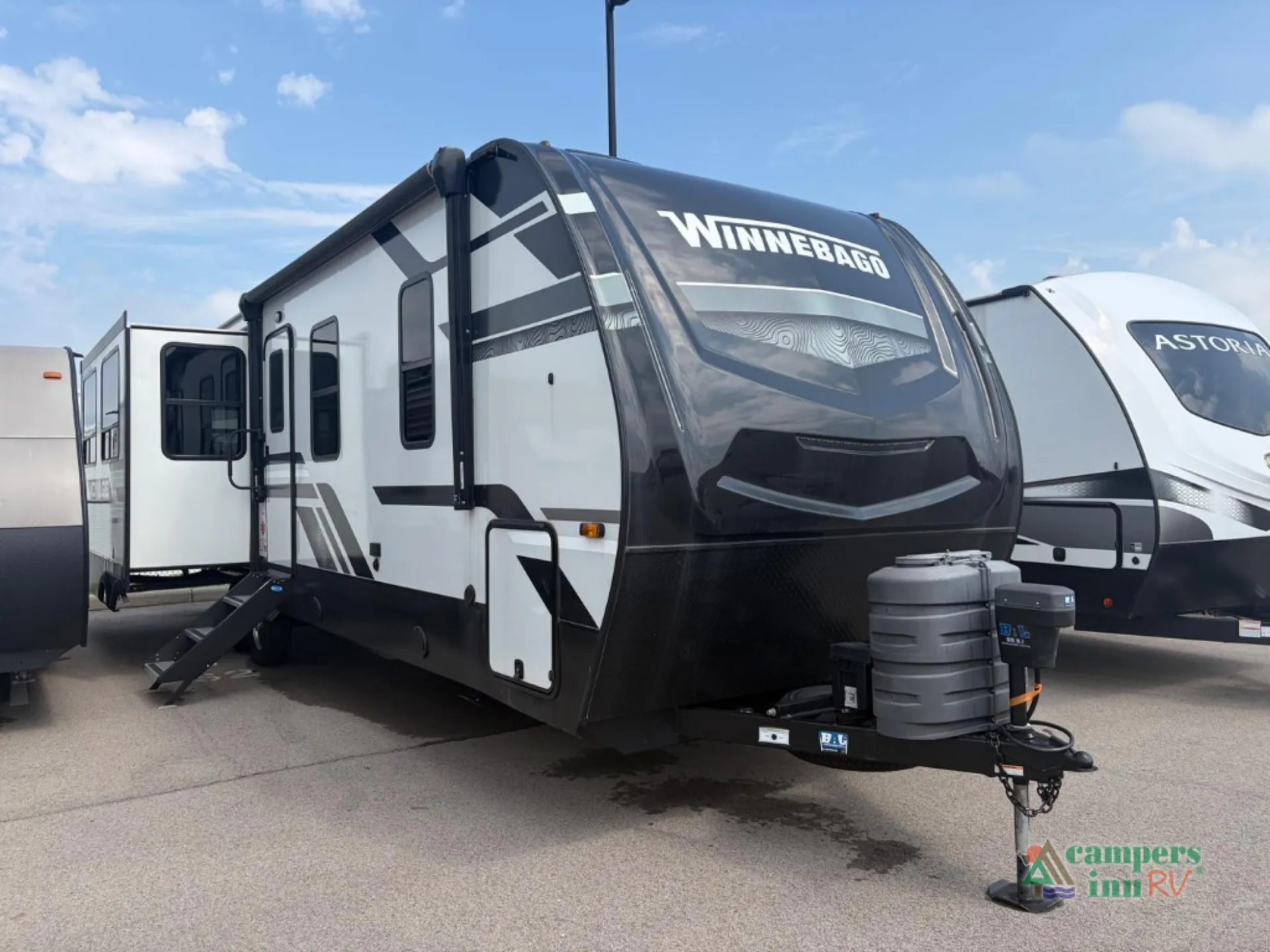 2024 Winnebago Voyage V3235RL - Photo 3