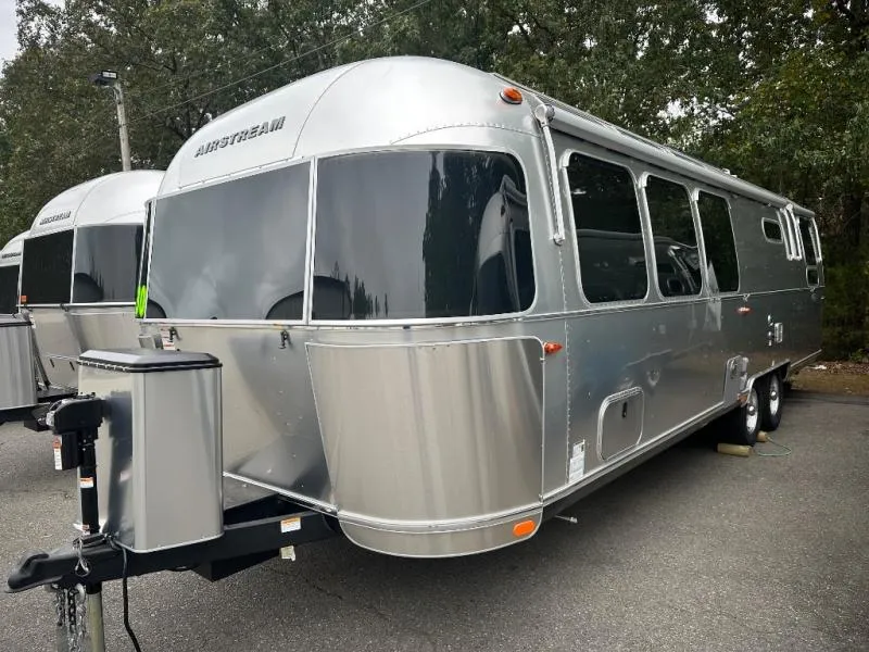 2026 Airstream Globetrotter 30RB - Photo 4