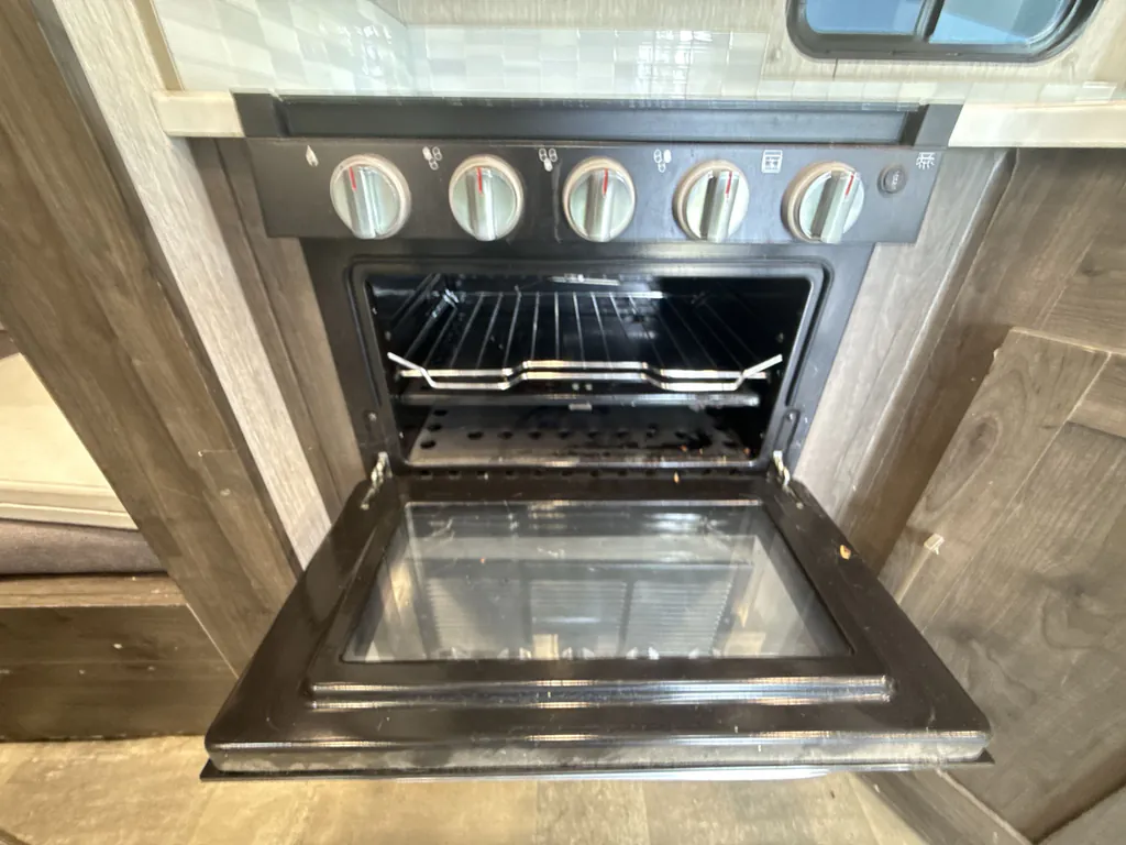 2022 Coachmen Pursuit 31BH, Photos photo 11