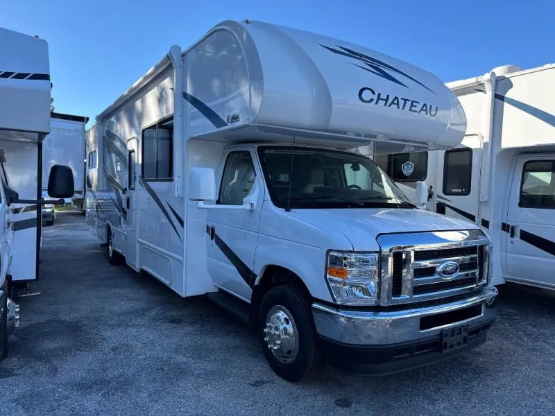2026 Thor Motor Coach Chateau 31EV - Photo 2