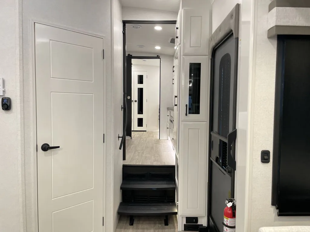2027 Jayco Pinnacle 36FBTS, Photos photo 25