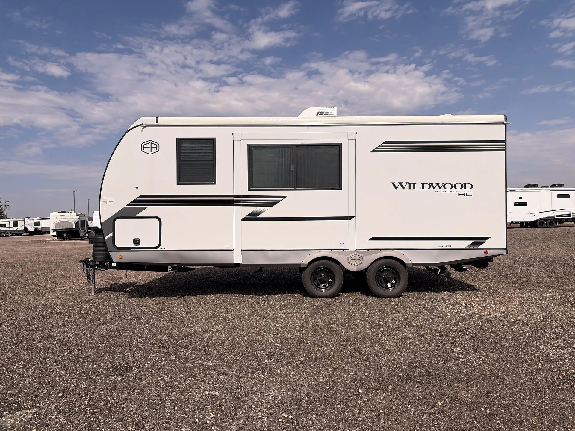 2027 Forest River Wildwood Heritage Glen Hyper-Lyte 21RBHL — off campside