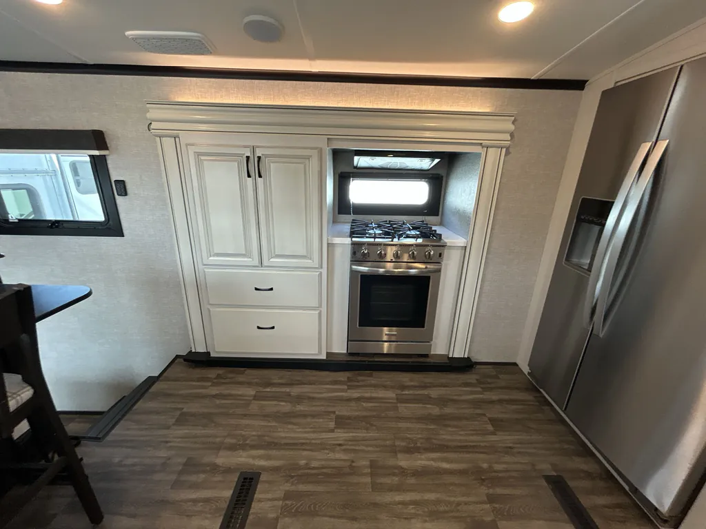 2023 Jayco North Point 380RKGS, Photos photo 13