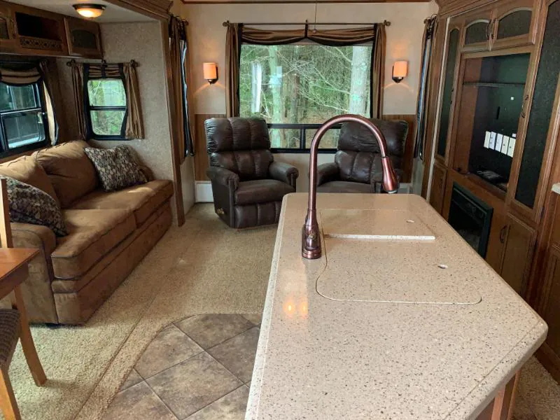 2014 Forest River Salem Villa Estate 393RLT — Photo 6