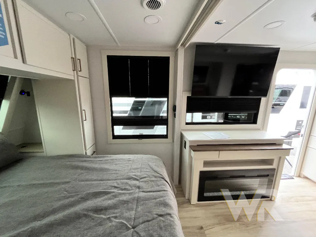 2026 Brinkley Model I 235, Photos photo 10
