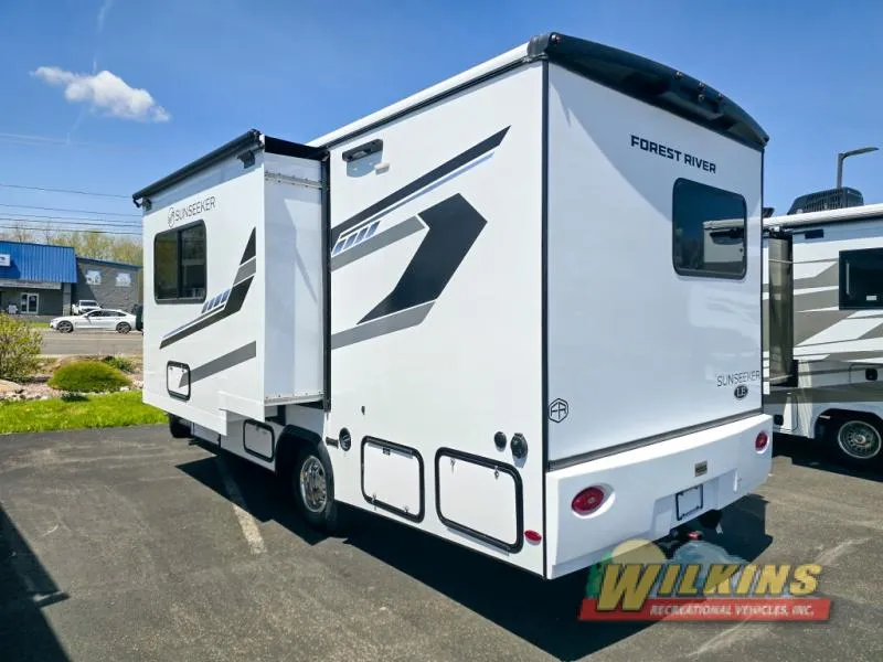 2026 Forest River Sunseeker LE 2150SLE CHEVY - Photo 4