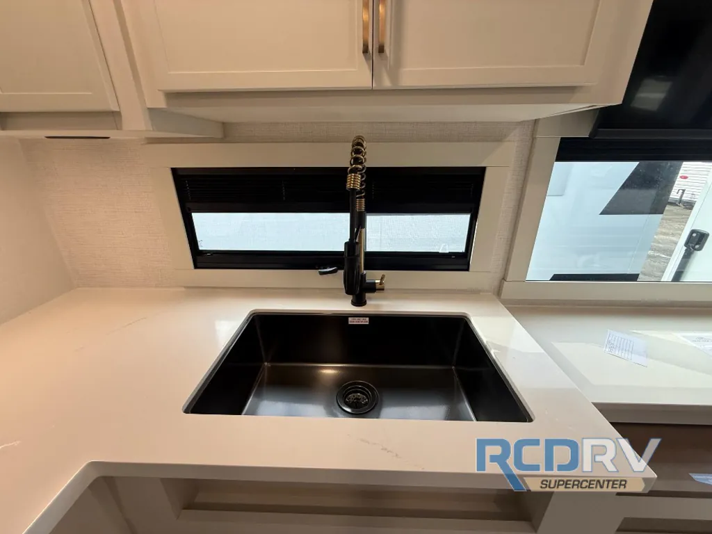 2027 Brinkley Model I 290, Photos photo 7
