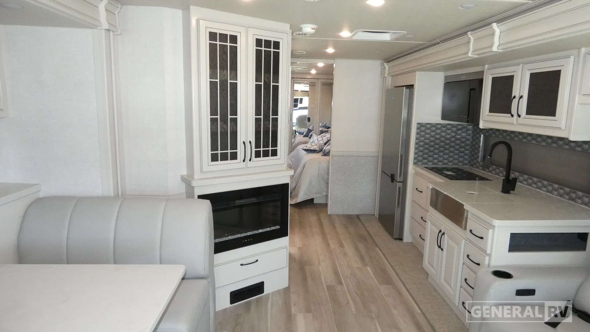 2026 Fleetwood Frontier 33TL - Photo 3