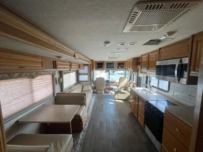2007 Fleetwood RV Bounder Used    35' - Photo 4