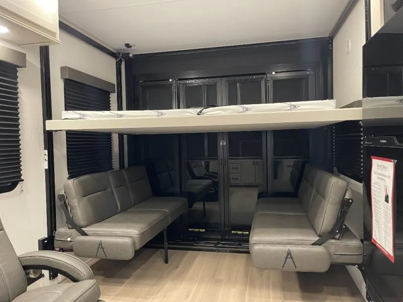 2026 Grand Design Momentum G-Class 25G - Photo 4