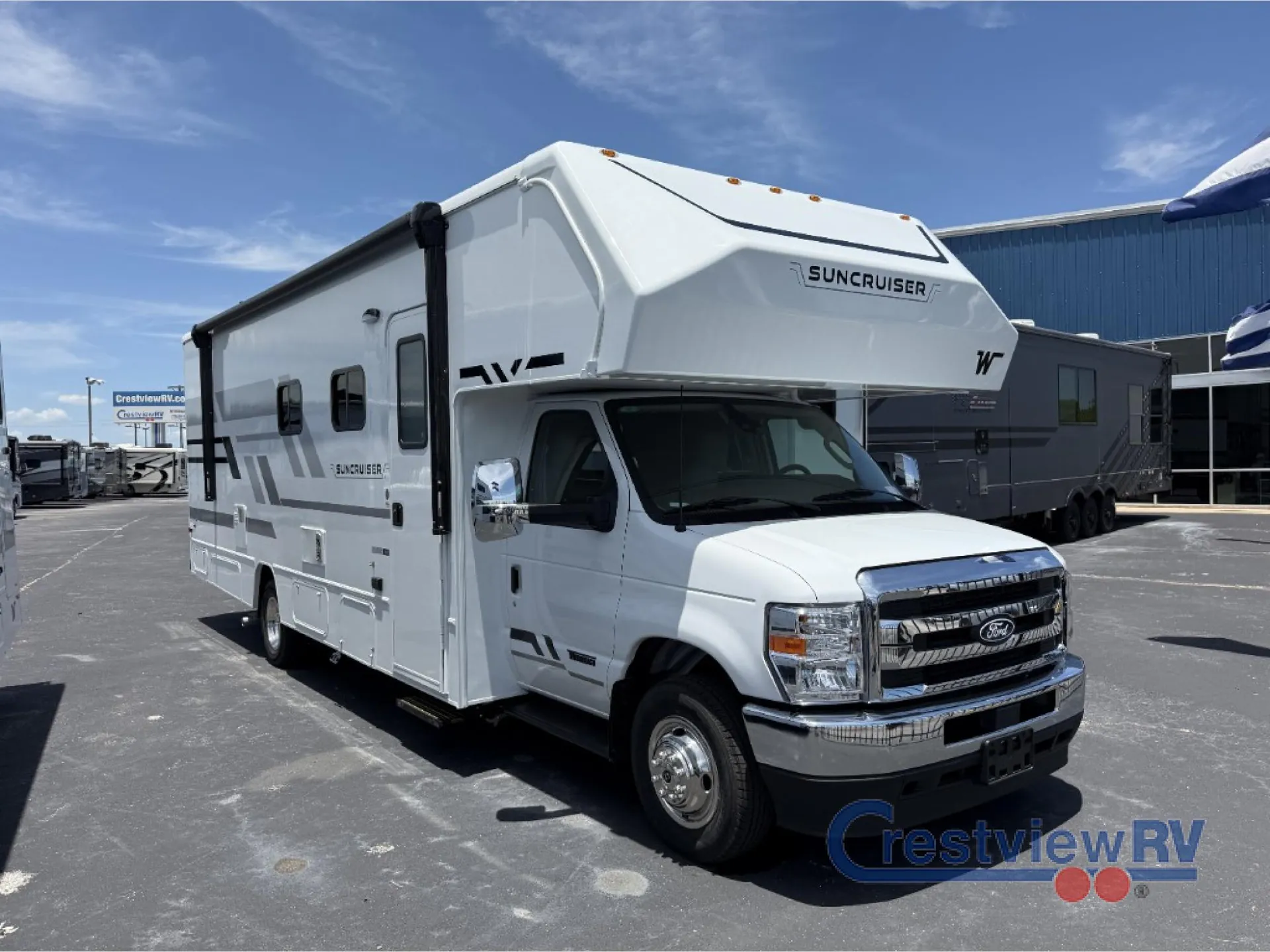 2027 Winnebago Suncruiser 28MB - Photo 3