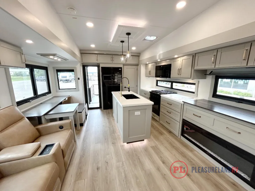2026 Brinkley Model Z 3420, Photos photo 7