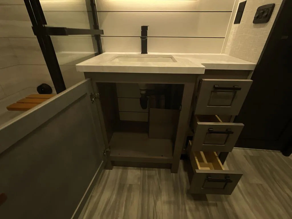 2025 Jayco Seismic Luxury Series 3815, Photos photo 27