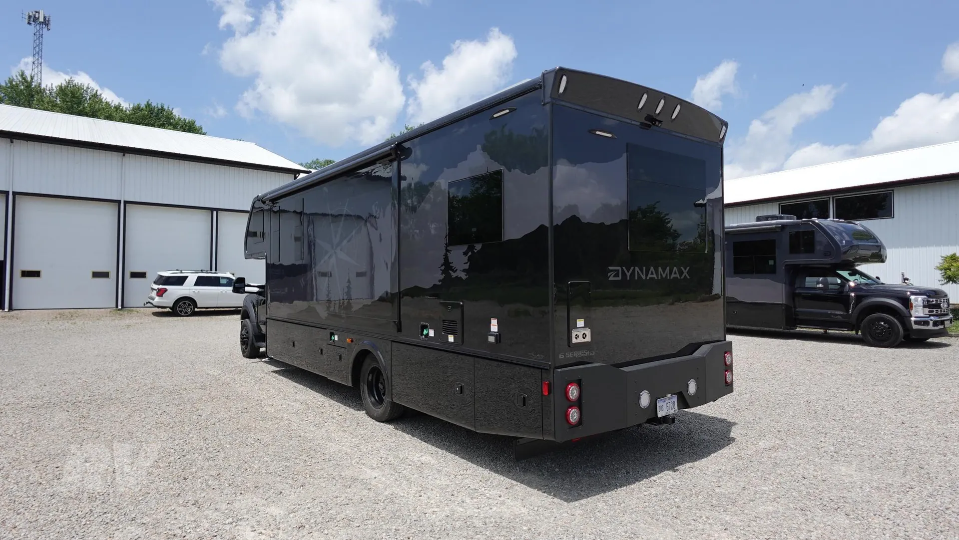 2027 Dynamax Corp Isata 6 Series 31KS - Photo 2