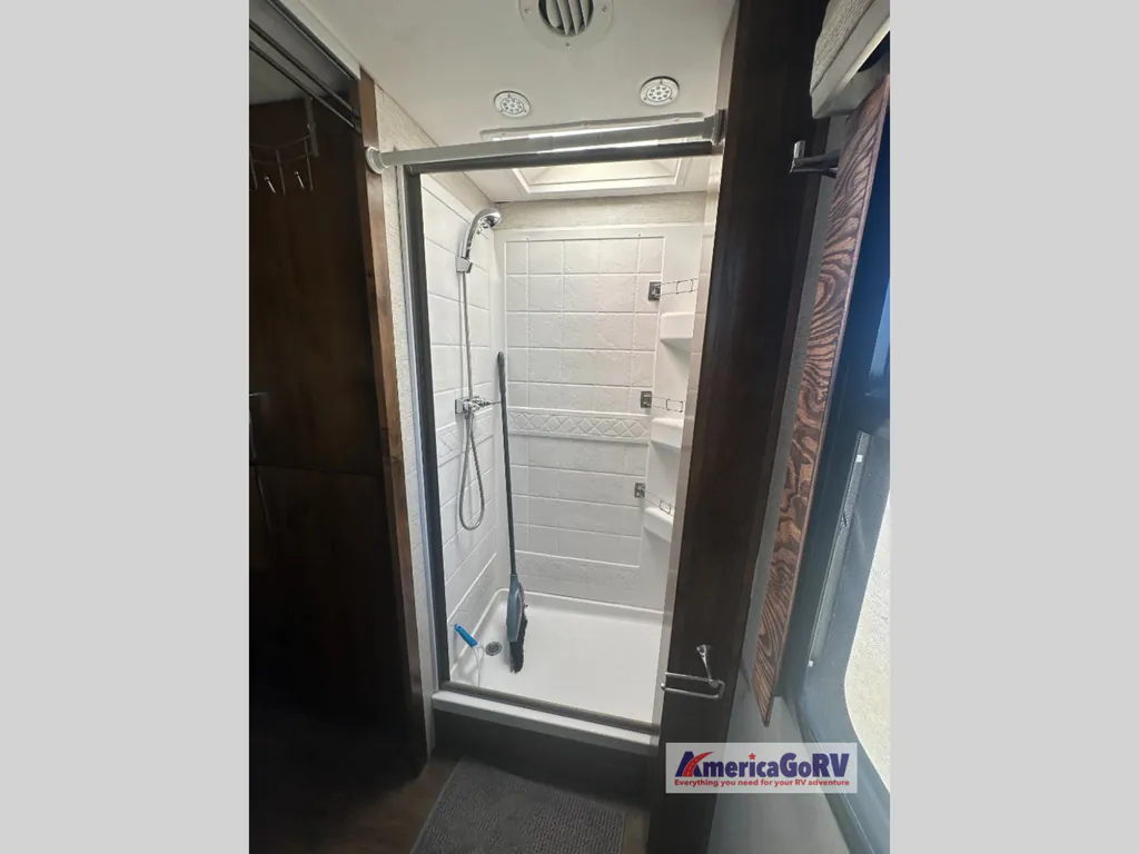 2020 Tiffin Wayfarer 25 RW, Photos photo 29