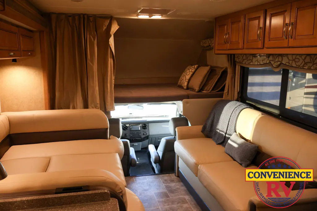 2015 Thor Motor Coach Four Winds 33SW, Photos photo 2