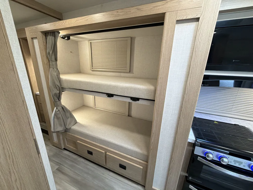 2027 Thor Motor Coach Freedom Elite 31FE, Photos photo 19