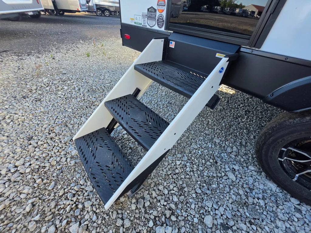 2027 Forest River Surveyor Legend 202RBLE, Photos photo 10
