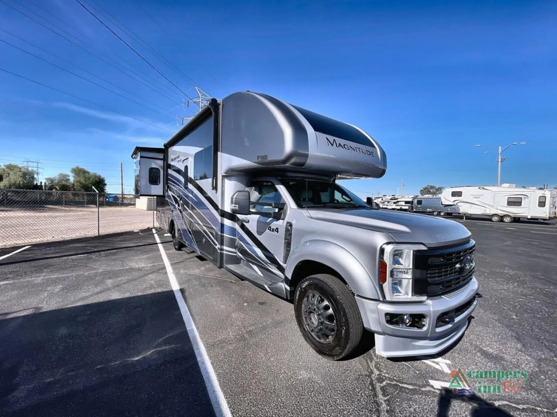 2025 Thor Motor Coach Magnitude GRAND X32 - Photo 2