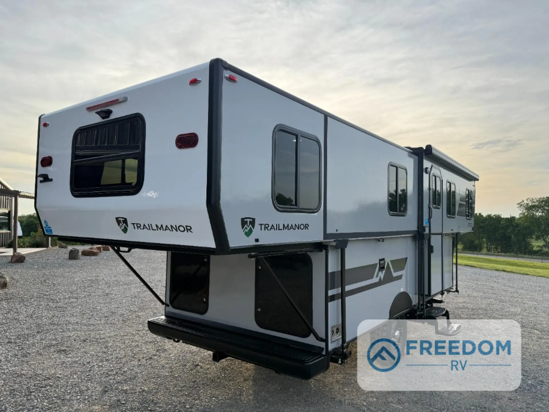 2027 TrailManor 2720 Series 2720QB - Photo 4