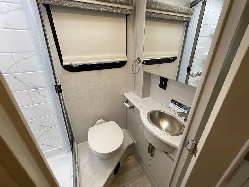 2026 Thor Motor Coach Axis 26.2, Photos photo 21