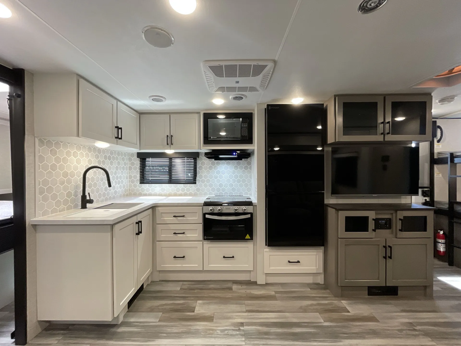 2025 Jayco Jay Feather 27BH — living area main