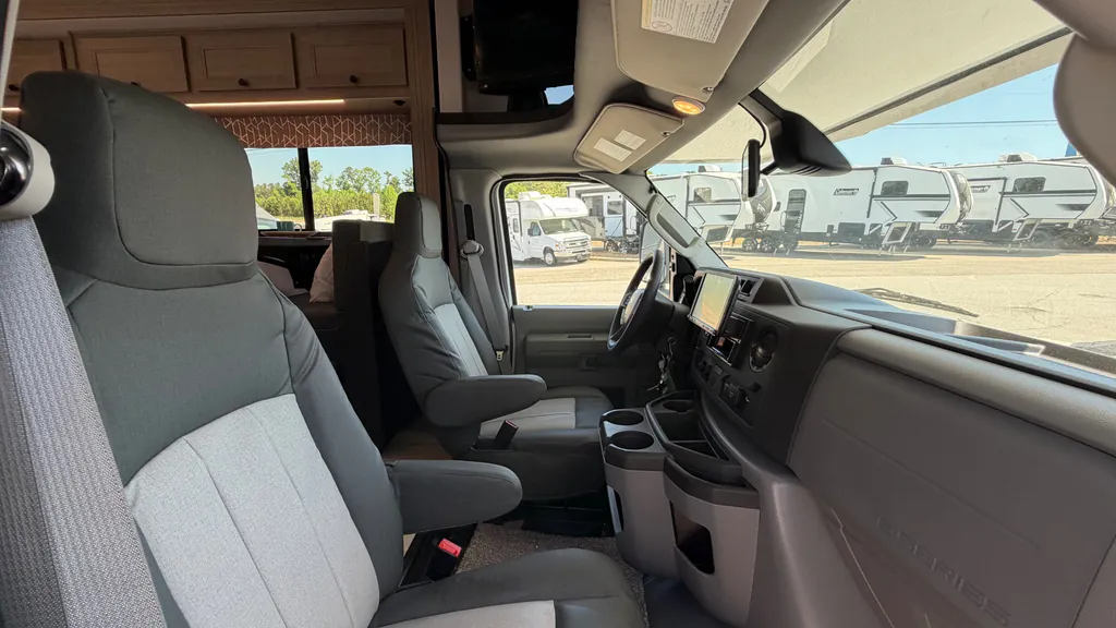 2026 Forest River Sunseeker 3050S, Photos photo 29