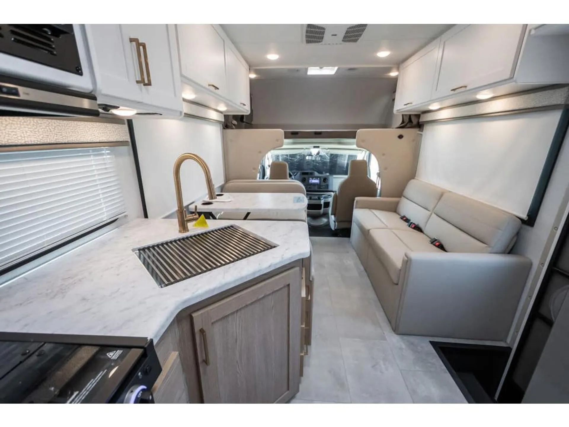 2026 Thor Motor Coach Chateau 28G - Photo 3