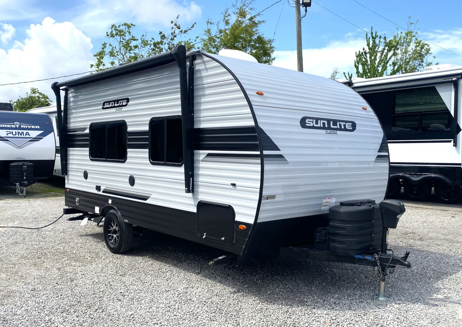 2023 Sunset Park RV Sun Lite 18RD - Main photo
