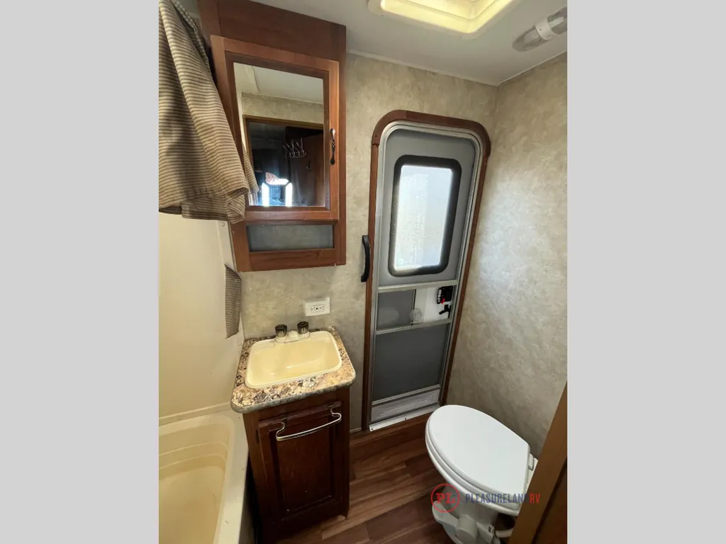 2015 Gulf Stream RV Innsbruck 30FRK, Photos photo 13